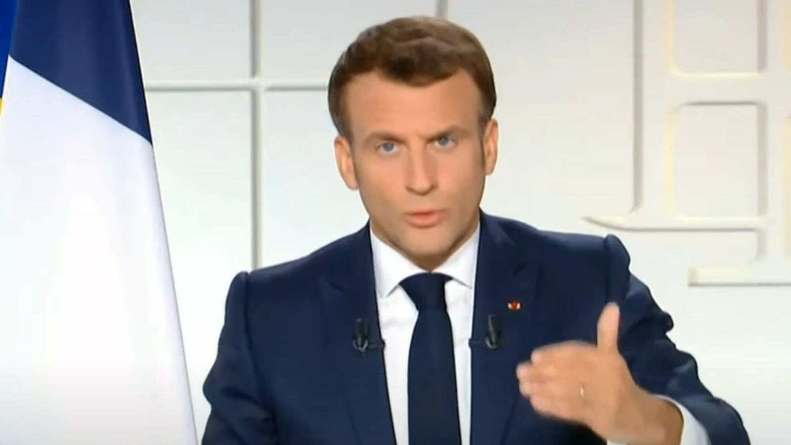 Nouvel exploit de Macron : résister mais (un peu) céder tout de même ! Nouvel exploit de Macron : résister mais (un peu) céder tout de même !