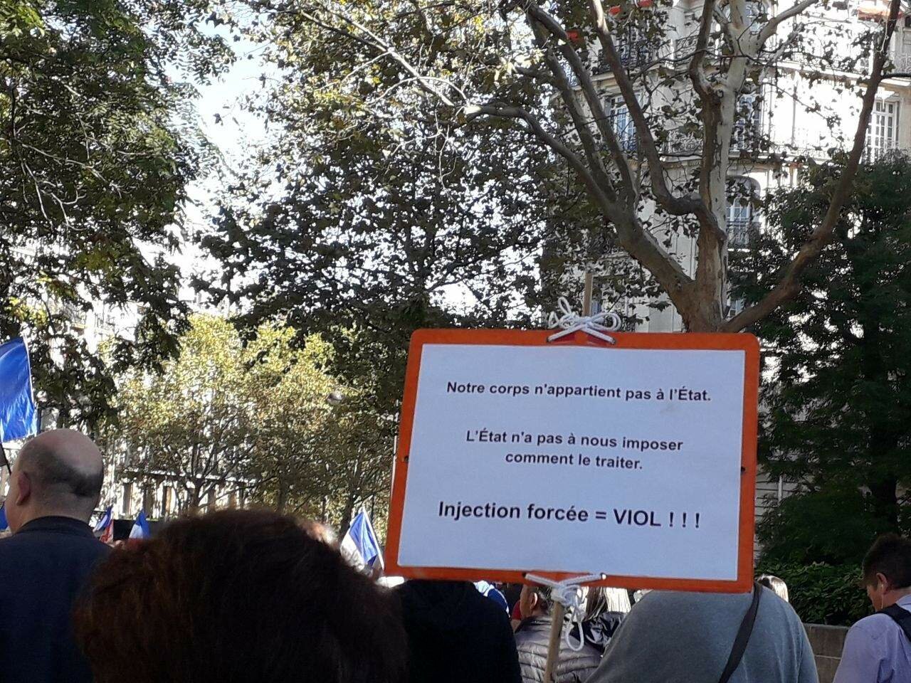 ... mais également contre la vaccination obligatoire...