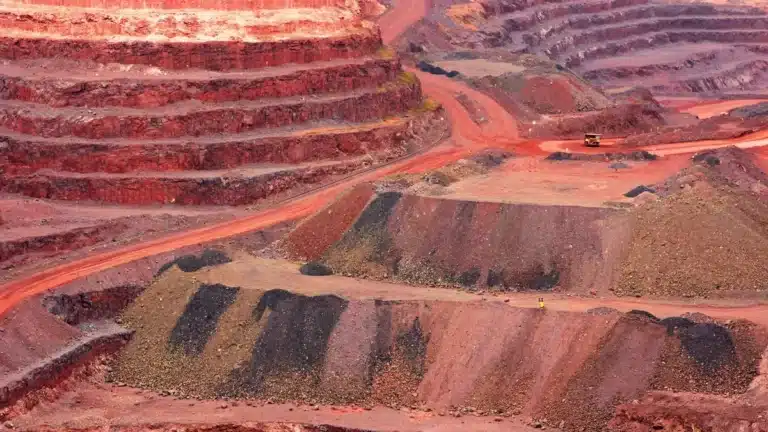 Des scientifiques découvre un gisement de 55 milliards de tonnes de fer dans un endroit improbable