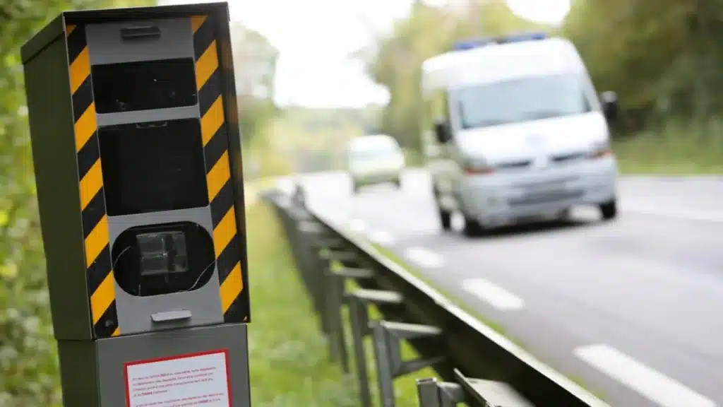 Flashé à 255 km/h, cet automobiliste a récupéré son permis et échappé à l’amende