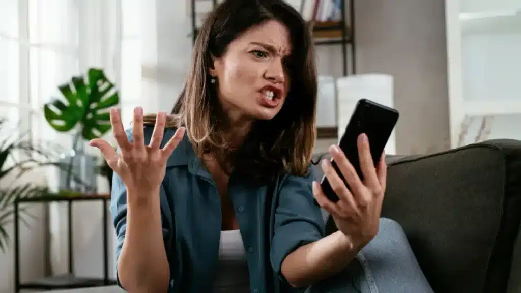 Les démarcheurs ne vous appellerons plus jamais : Voici les 3 mots magiques à prononcer pour enfin avoir la paix